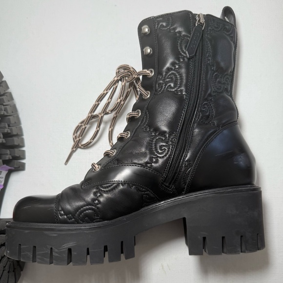 Gucci Black Combat Boots with Chunky Sole, Zipper and Lace-Up Design, 37.5EU - Picture 8 of 11